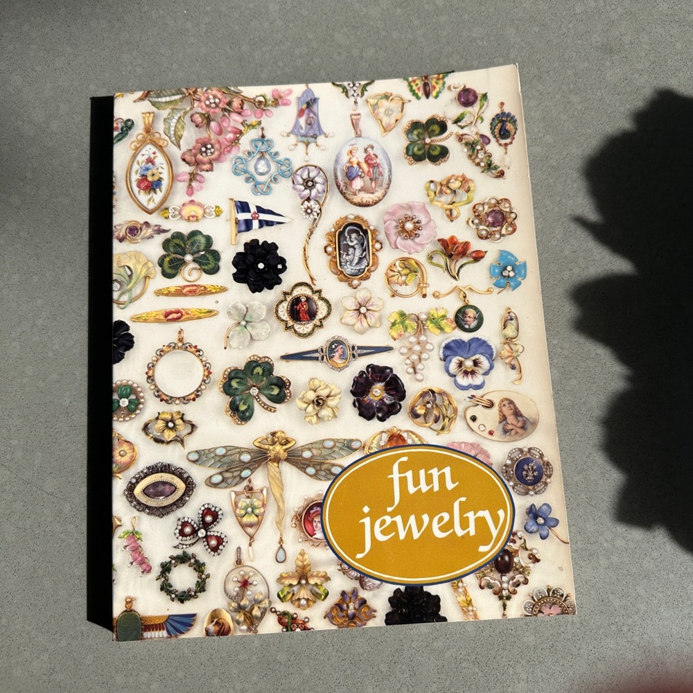Book Fun Jewelry by Nancy N.Schiffer